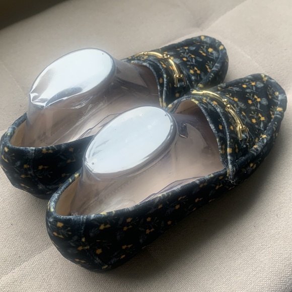 CAbi Carnaby Women's Blue Floral Velvet Loafer Shoe Size 9 Work Casual Career - Picture 6 of 16